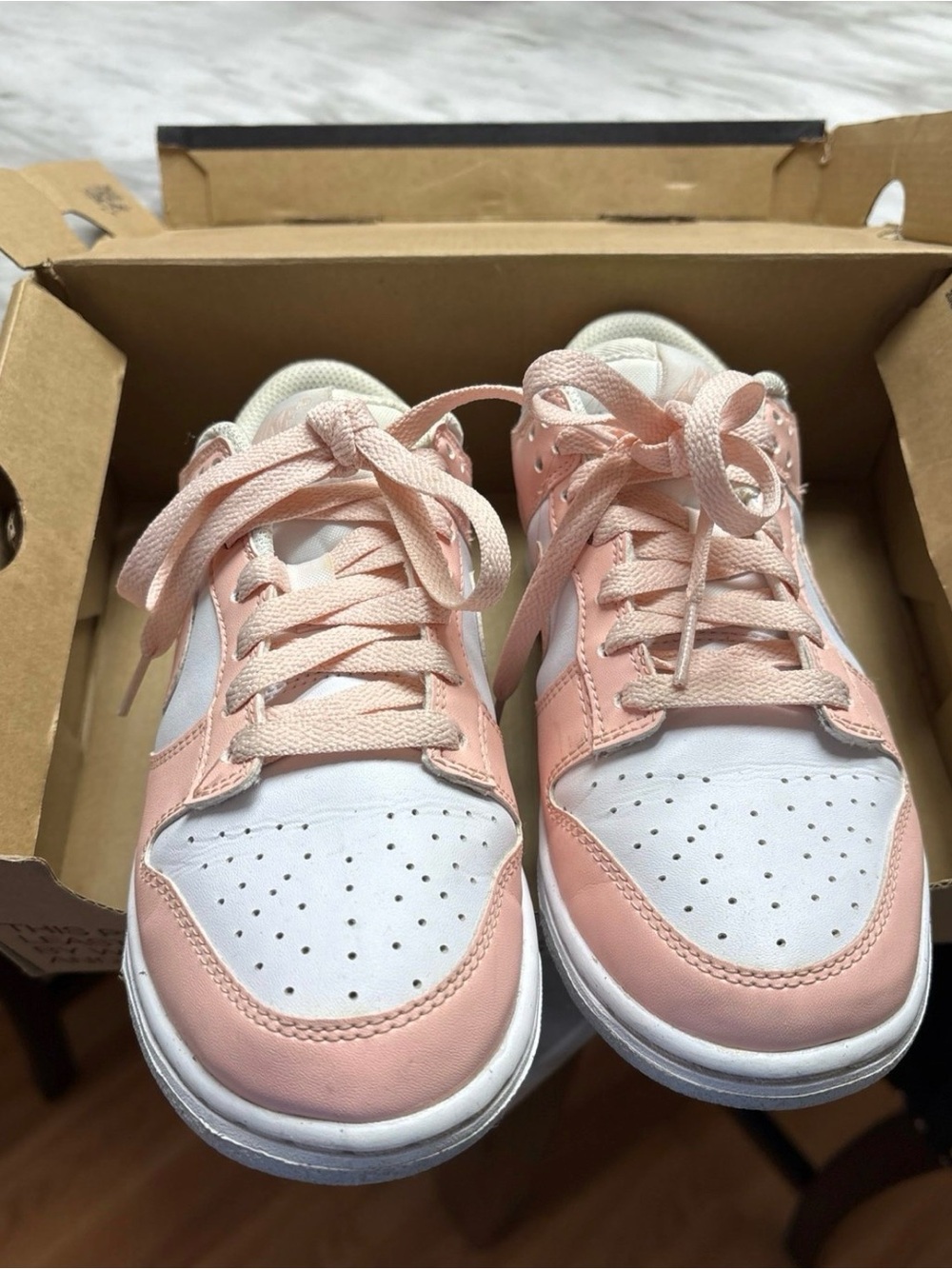 Nike Girls' Low-Top Sneakers in Pink and White